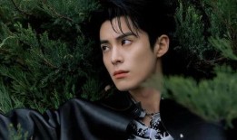 王鹤棣八卦最新爆料图片,神秘美女同行，甜蜜互动引热议